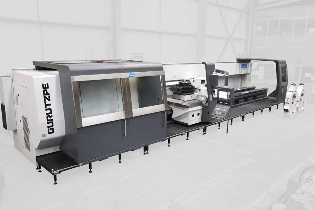 Gurutzpe GL series horizontal flat-bed CNC lathe with enclosure