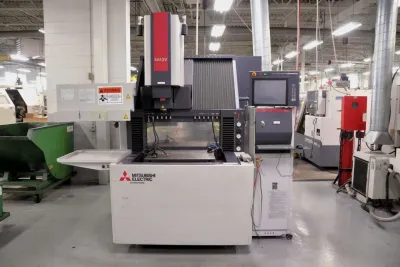 Mitsubishi EA12V CNC machine